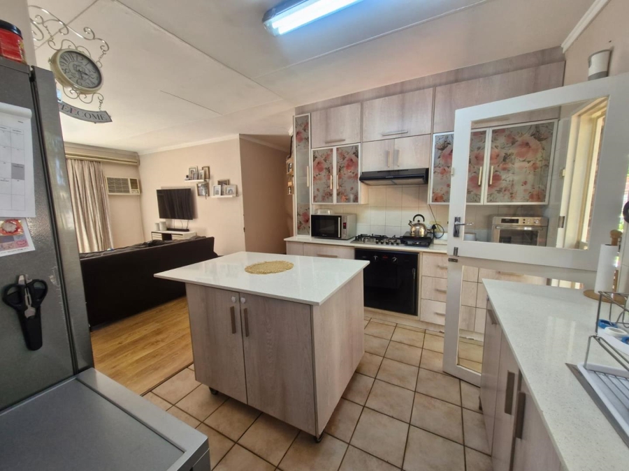 3 Bedroom Property for Sale in Rhodesdene Northern Cape